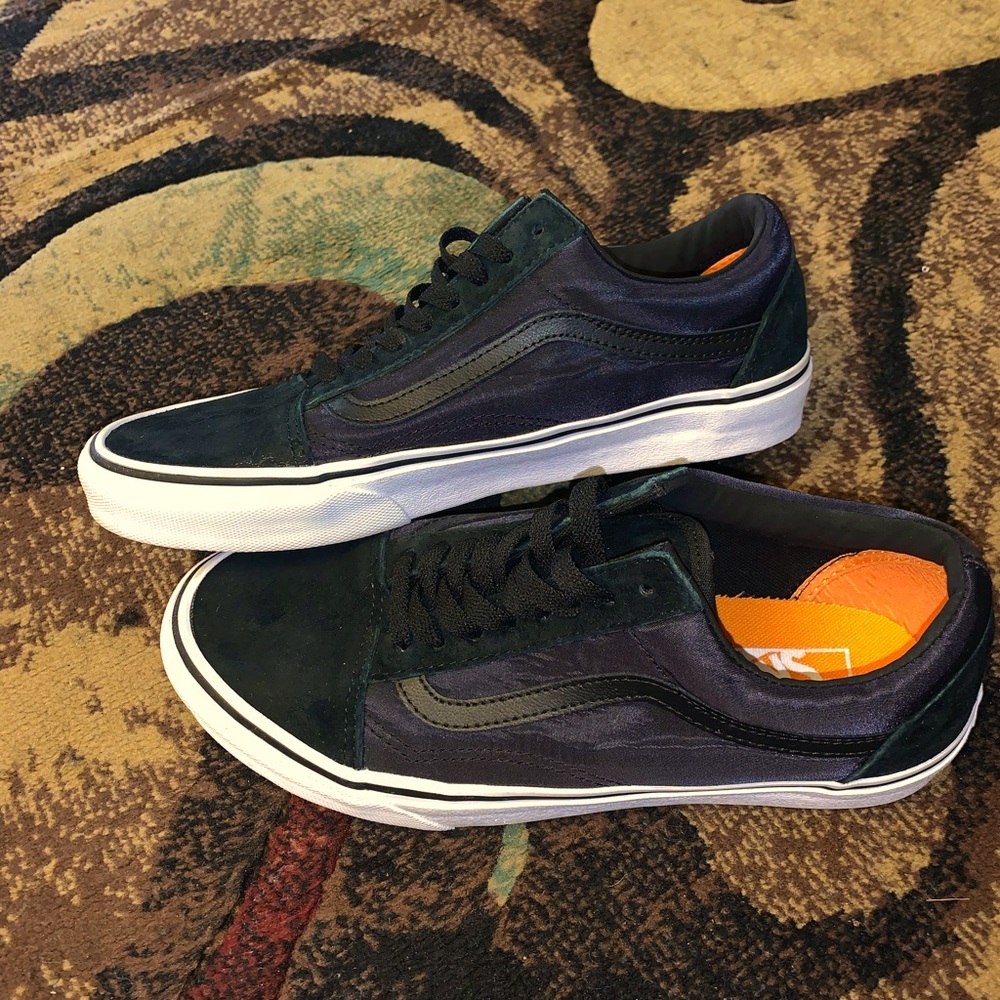 NWOT Black vans